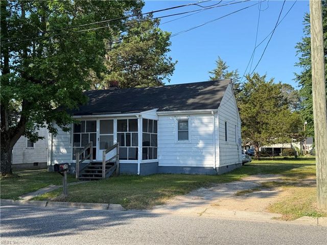 310 S College DR, Franklin, VA 23851