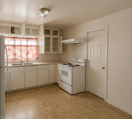 310 S College DR, Franklin, VA 23851