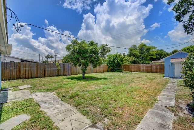 1109 S E Street, Lake Worth Beach, FL 33460
