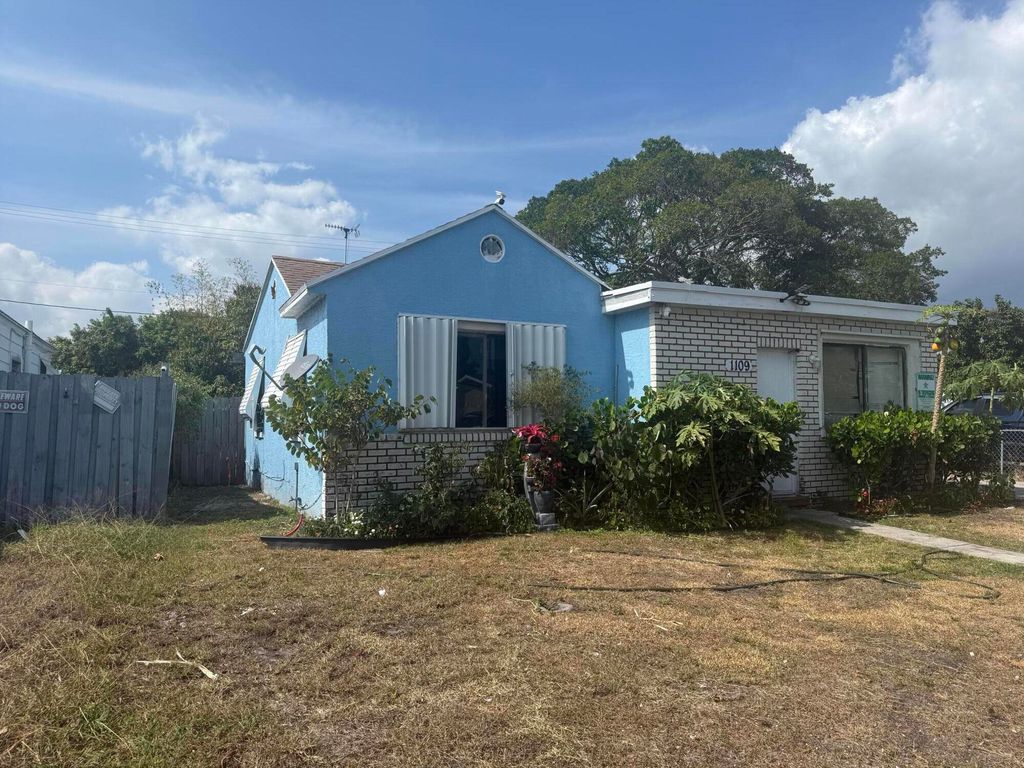 1109 S E Street, Lake Worth Beach, FL 33460