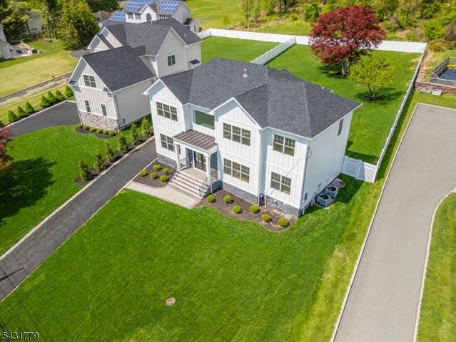 74 Hillside Ave, Livingston Twp., NJ 07039