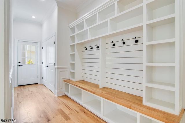 74 Hillside Ave, Livingston Twp., NJ 07039