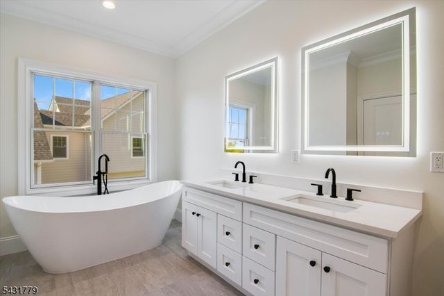 74 Hillside Ave, Livingston Twp., NJ 07039