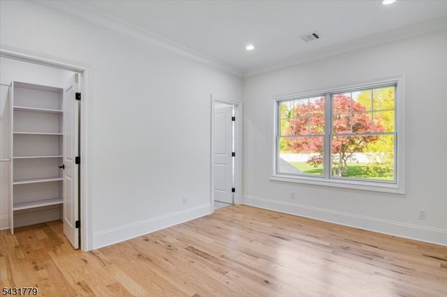 74 Hillside Ave, Livingston Twp., NJ 07039