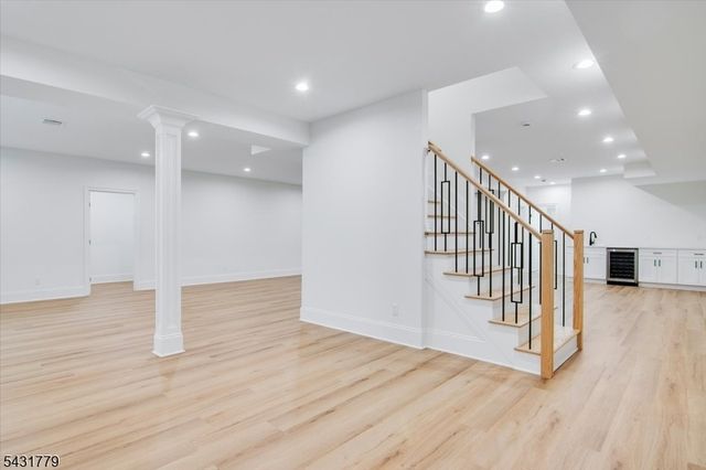 74 Hillside Ave, Livingston Twp., NJ 07039
