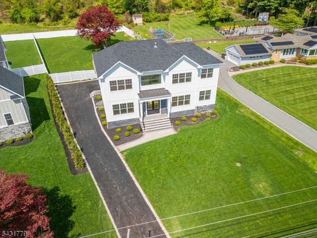 74 Hillside Ave, Livingston Twp., NJ 07039