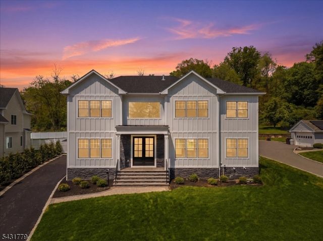 74 Hillside Ave, Livingston Twp., NJ 07039