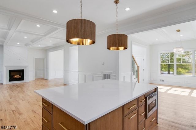 74 Hillside Ave, Livingston Twp., NJ 07039