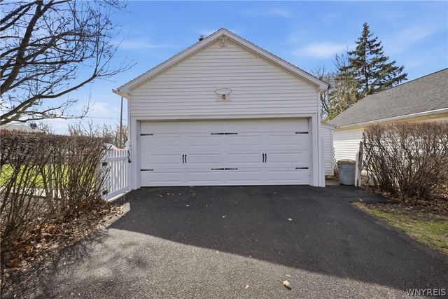 4140 Lewiston Road, Niagara Falls, NY 14305