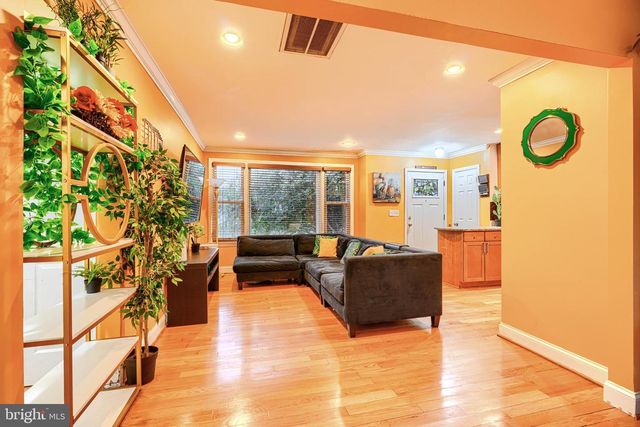 6716 STOCKTON LN, Hyattsville, MD 20784