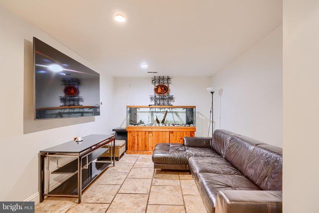 6716 STOCKTON LN, Hyattsville, MD 20784