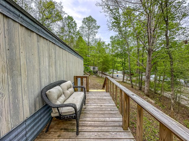 460 N Lake Drive, Burnside, KY 42519