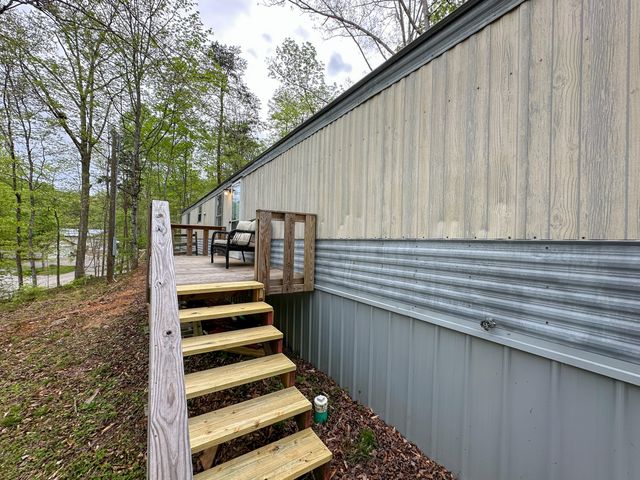 460 N Lake Drive, Burnside, KY 42519