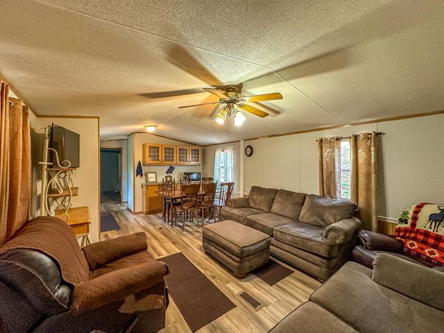 460 N Lake Drive, Burnside, KY 42519