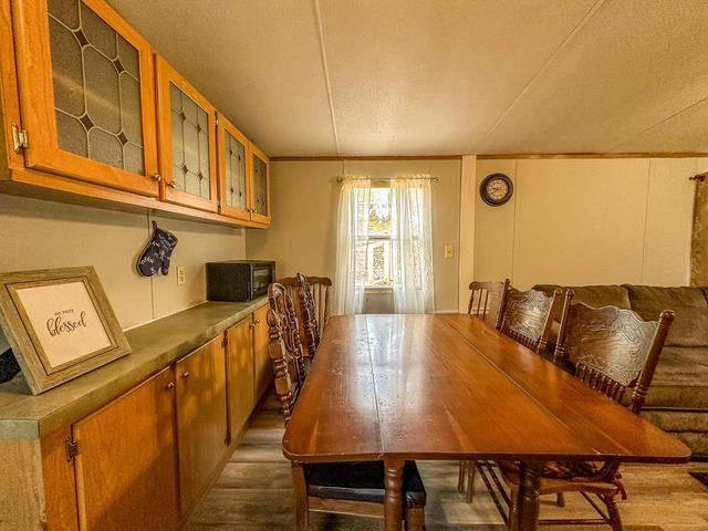 460 N Lake Drive, Burnside, KY 42519