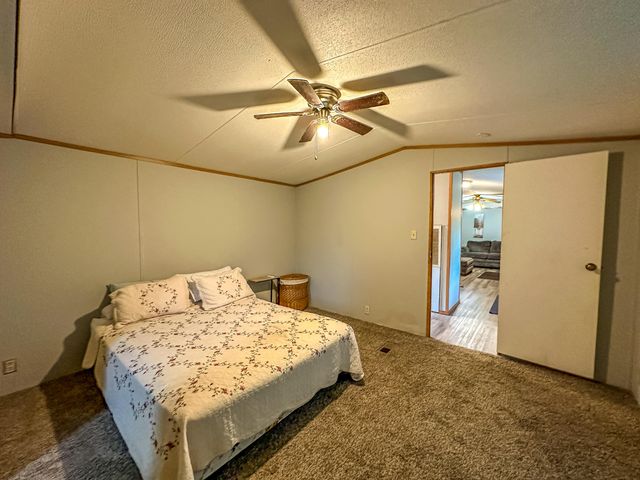 460 N Lake Drive, Burnside, KY 42519