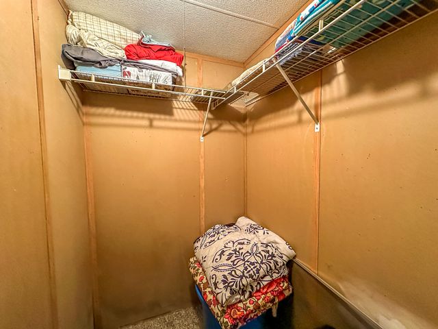 460 N Lake Drive, Burnside, KY 42519