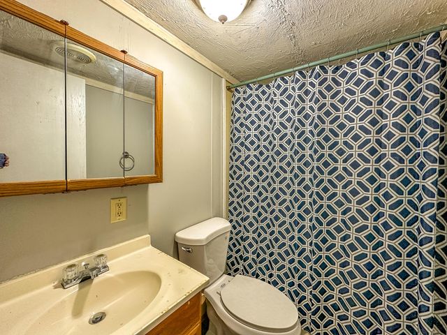 460 N Lake Drive, Burnside, KY 42519