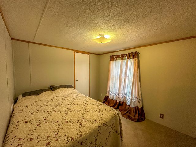 460 N Lake Drive, Burnside, KY 42519