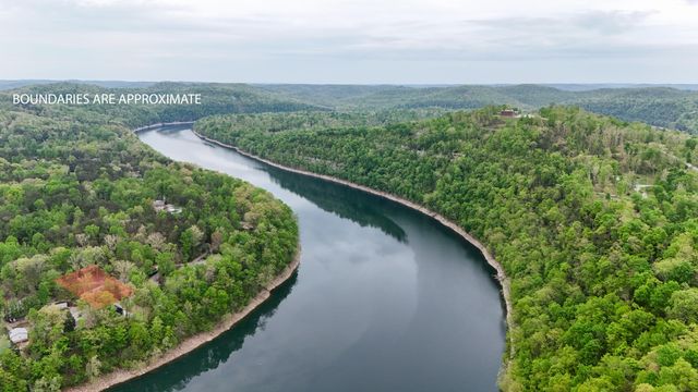 460 N Lake Drive, Burnside, KY 42519