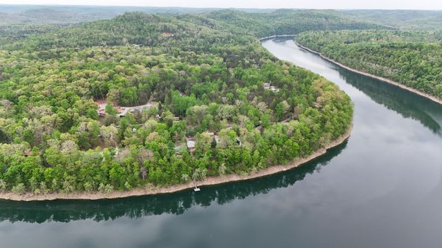 460 N Lake Drive, Burnside, KY 42519