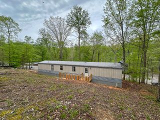 460 N Lake Drive, Burnside, KY 42519