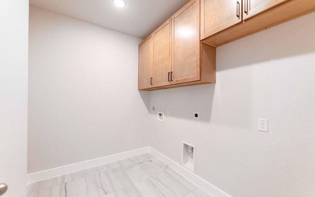 8915 Rose Jade Drive, Iowa Colony, TX 77583