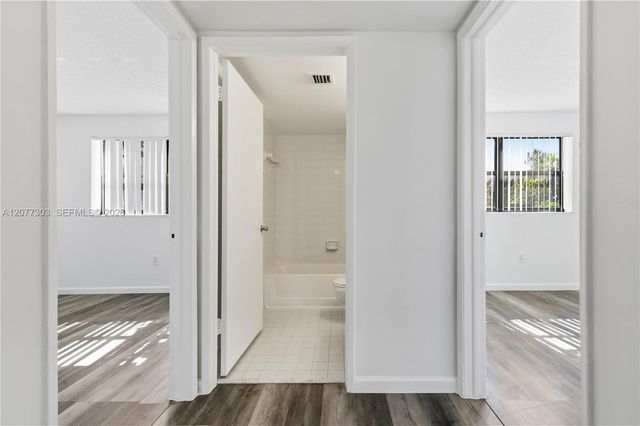 9877 Nob Hill Court 9877, Sunrise, FL 33351