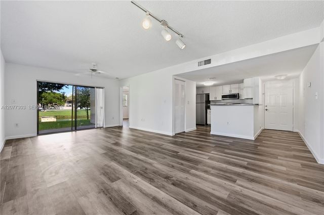 9877 Nob Hill Court 9877, Sunrise, FL 33351