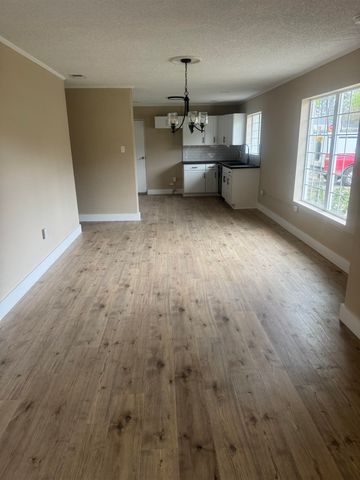 104 E Glenn St, Longview, TX 75602