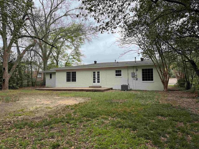 104 E Glenn St, Longview, TX 75602