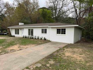 104 E Glenn St, Longview, TX 75602