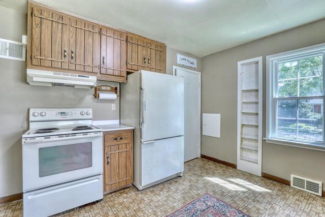 180 Henry Clay STREET, Whitefish Bay, WI 53217