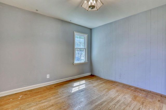 180 Henry Clay STREET, Whitefish Bay, WI 53217