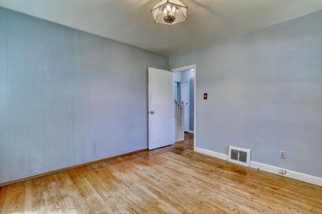 180 Henry Clay STREET, Whitefish Bay, WI 53217