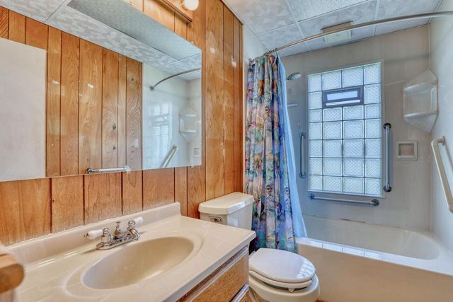 180 Henry Clay STREET, Whitefish Bay, WI 53217