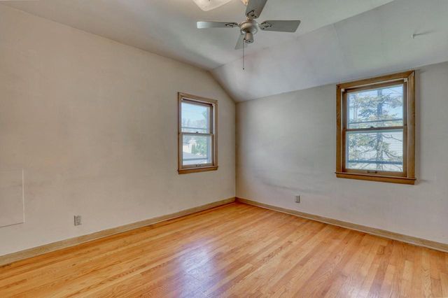 180 Henry Clay STREET, Whitefish Bay, WI 53217