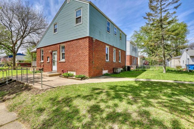 180 Henry Clay STREET, Whitefish Bay, WI 53217