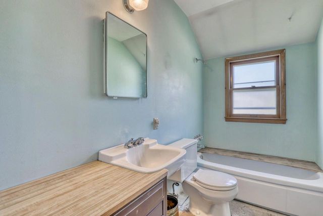 180 Henry Clay STREET, Whitefish Bay, WI 53217