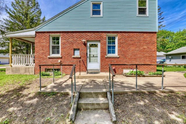 180 Henry Clay STREET, Whitefish Bay, WI 53217