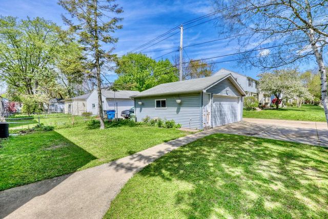 180 Henry Clay STREET, Whitefish Bay, WI 53217