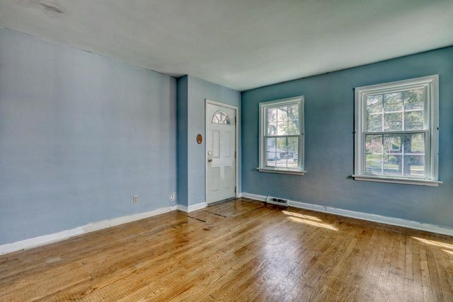 180 Henry Clay STREET, Whitefish Bay, WI 53217