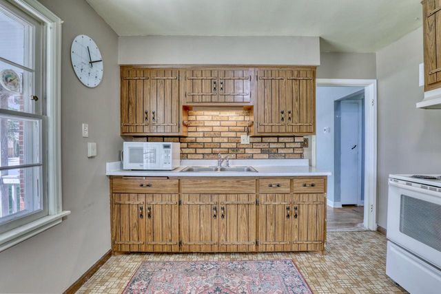 180 Henry Clay STREET, Whitefish Bay, WI 53217