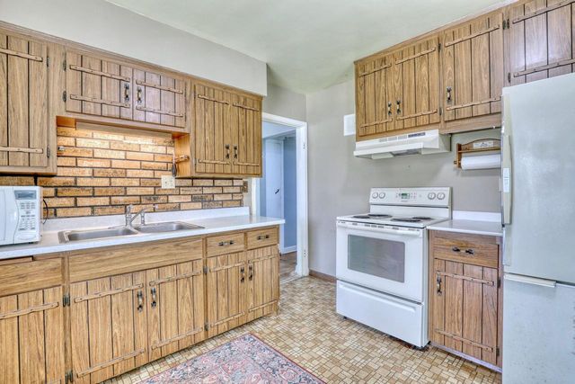 180 Henry Clay STREET, Whitefish Bay, WI 53217