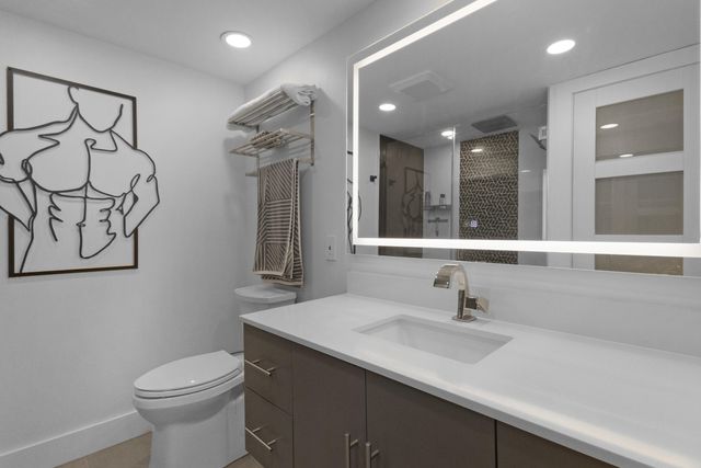 3004 NE 5th Terrace 210-c, Wilton Manors, FL 33334