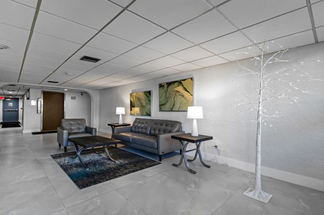 3004 NE 5th Terrace 210-c, Wilton Manors, FL 33334