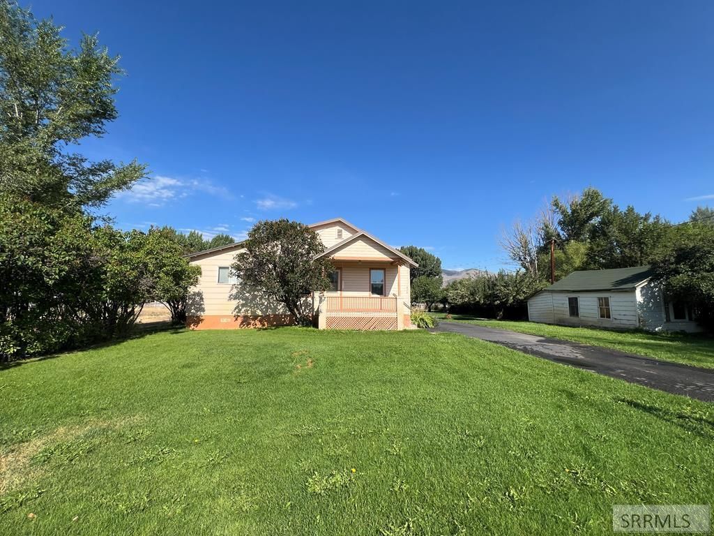 322 N St Charles Street, Salmon, ID 83467