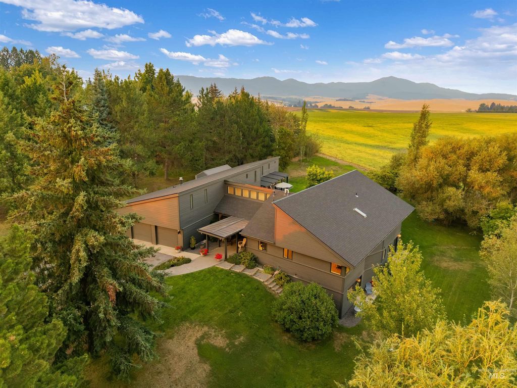 2048 Arborcrest Rd, Moscow, ID 83843 photo 2
