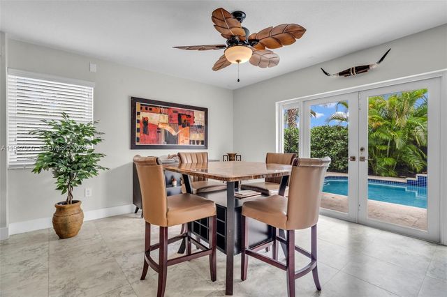 15726 SW 76th Ter, Miami, FL 33193