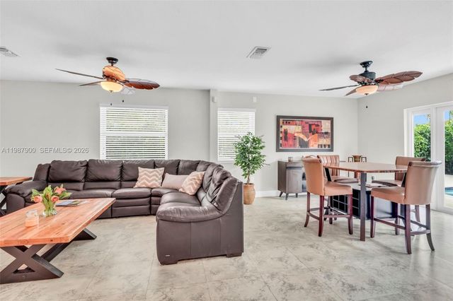 15726 SW 76th Ter, Miami, FL 33193